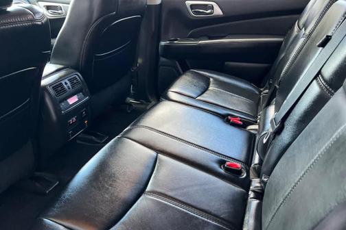 Brilliant Silver Metallic 2019 Nissan Pathfinder SL