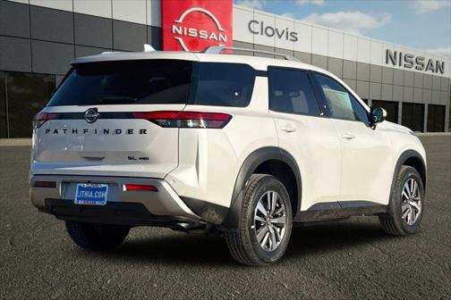 2025 Nissan Pathfinder SL
