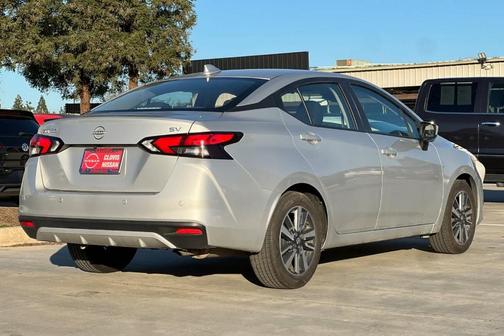 2023 Nissan Versa 1.6 SV