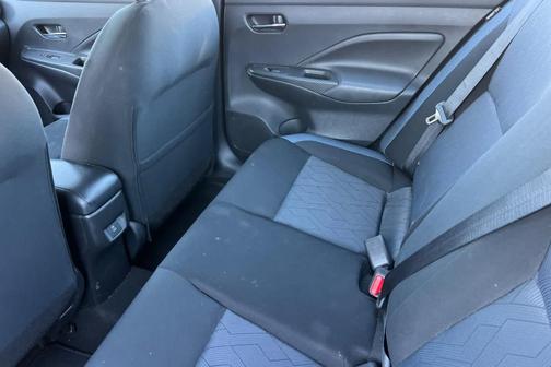 2023 Nissan Versa 1.6 SV