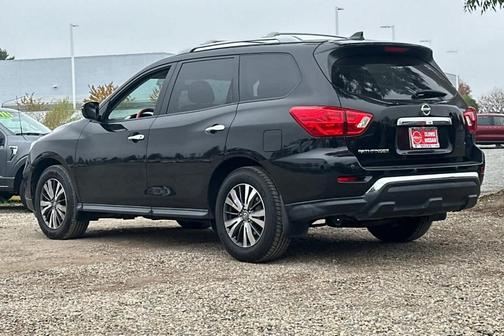 2019 Nissan Pathfinder S