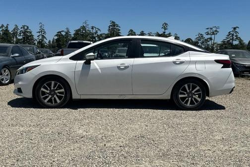 Aspen White 2020 Nissan Versa 1.6 SV