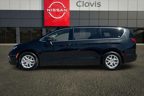 2023 Chrysler Pacifica Touring-L