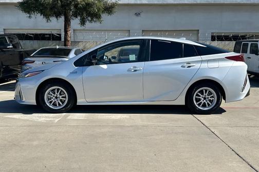 Classic Silver Metallic 2022 Toyota Prius Prime LE