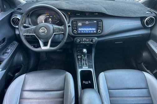 2021 Nissan Kicks SR