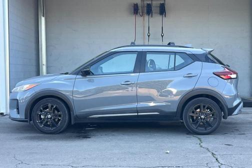 2021 Nissan Kicks SR