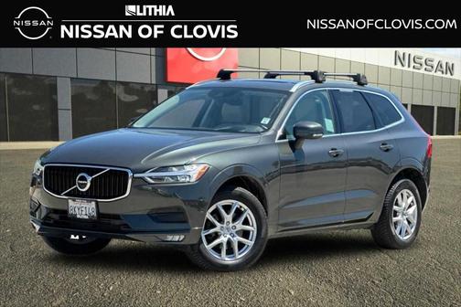 Pine Green 2019 Volvo XC60 T5 Momentum