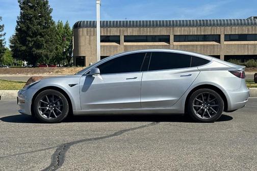 Silver 2018 Tesla Model 3 Long Range