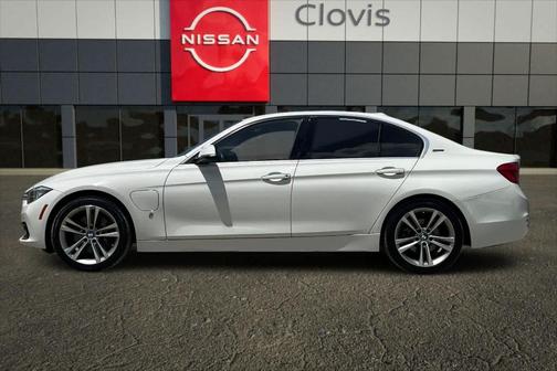 Alpine White 2017 BMW 330e iPerformance
