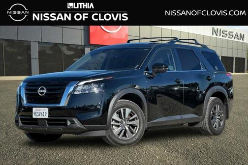 2024 Nissan Pathfinder SV