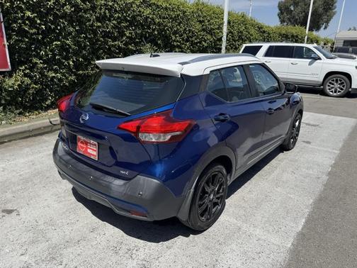 2020 Nissan Kicks SR