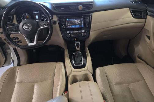 White 2017 Nissan Rogue SL