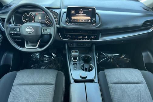 Everest White P 2026 Nissan Rogue SV