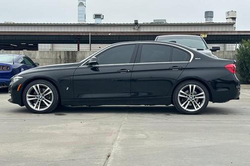 2018 BMW 330e iPerformance