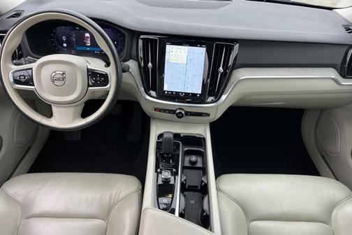 2024 Volvo S60 B5 Plus Dark Theme