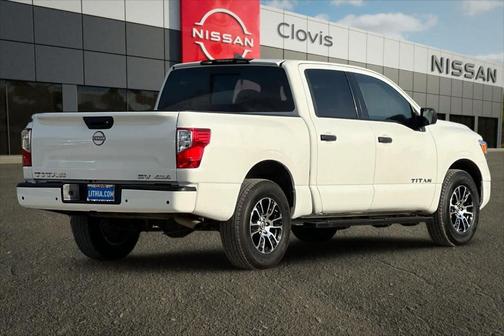 2023 Nissan Titan SV