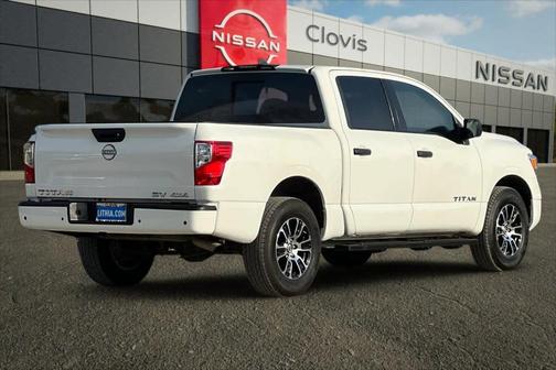 2023 Nissan Titan SV