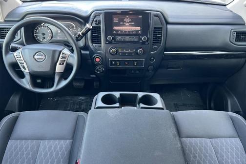 2023 Nissan Titan SV