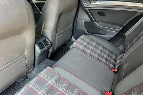 2018 Volkswagen Golf GTI 2.0T SE 4-Door