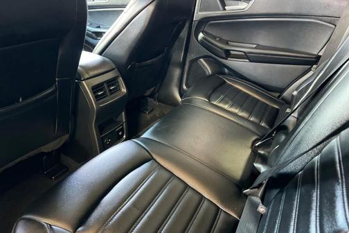 Carbonized Gray 2022 Ford Edge SEL