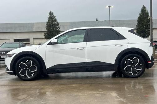 2024 Hyundai IONIQ 5 SEL