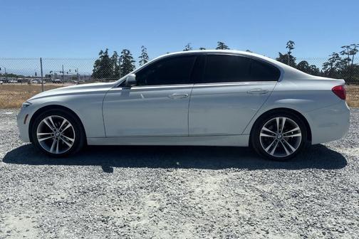 Mineral White Metallic 2018 BMW 330 i