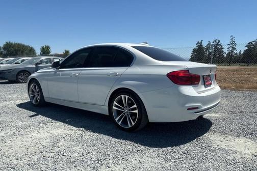 Mineral White Metallic 2018 BMW 330 i