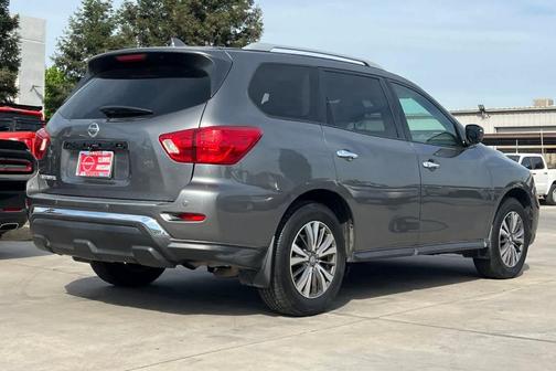 Gun Metallic 2020 Nissan Pathfinder S