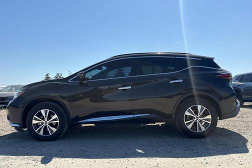 Magnetic Black Pearl 2021 Nissan Murano SV