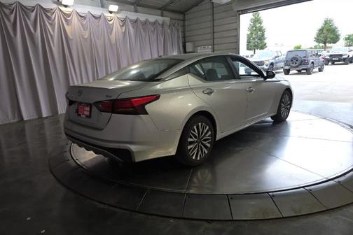 Brilliant Silver Metallic 2024 Nissan Altima 2.5 SV