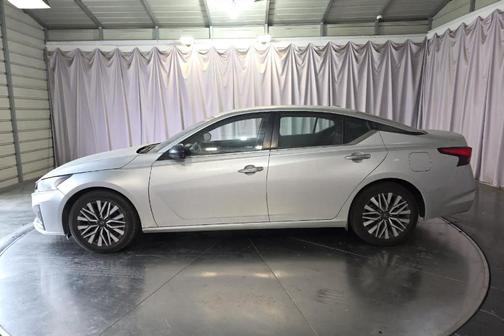 Brilliant Silver Metallic 2024 Nissan Altima 2.5 SV