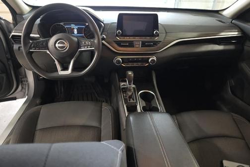 Brilliant Silver Metallic 2024 Nissan Altima 2.5 SV