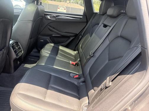 2018 Porsche Macan S