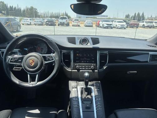 2018 Porsche Macan S