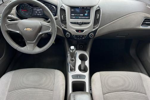 2017 Chevrolet Cruze LS