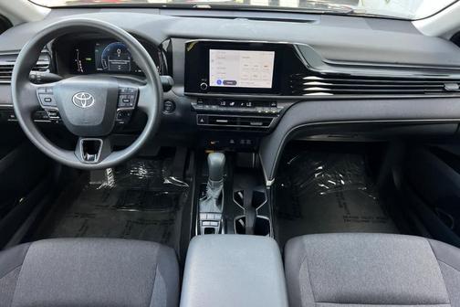 UNDERGROUND 2025 Toyota Camry LE