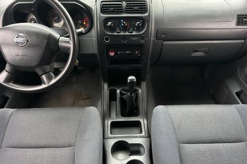 2004 Nissan Frontier XE