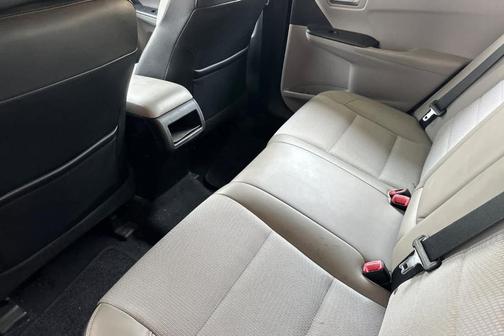 Midnight Black Metallic 2016 Toyota Camry SE