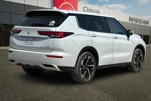 2022 Mitsubishi Outlander SE