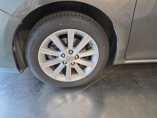 2012 Toyota Camry Hybrid XLE