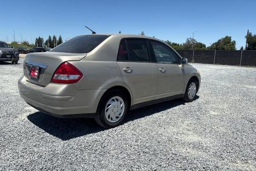 Sonoran Sand 2009 Nissan Versa 1.8 S