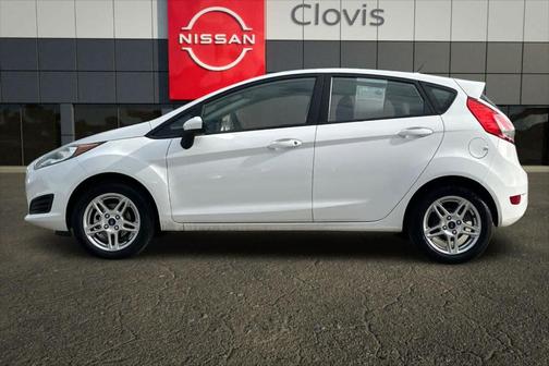 Oxford White 2019 Ford Fiesta SE