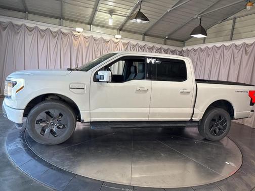 2022 Ford F-150 Lightning LARIAT
