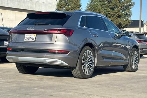 2019 Audi e-tron Prestige