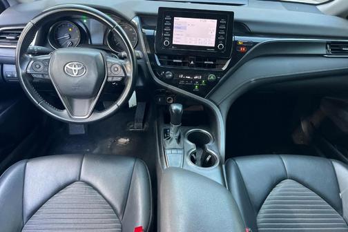 Ice Edge 2022 Toyota Camry SE