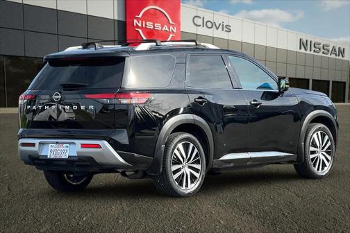 2024 Nissan Pathfinder Platinum