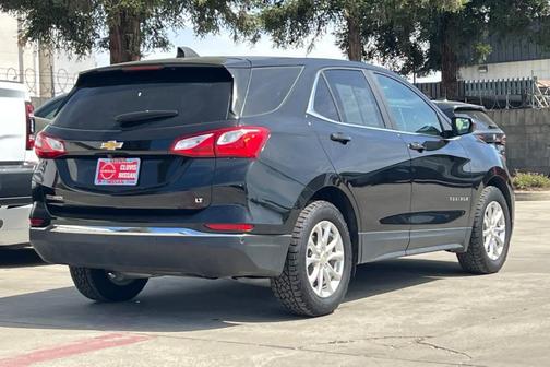 Mosaic Black Metallic 2021 Chevrolet Equinox 2LT
