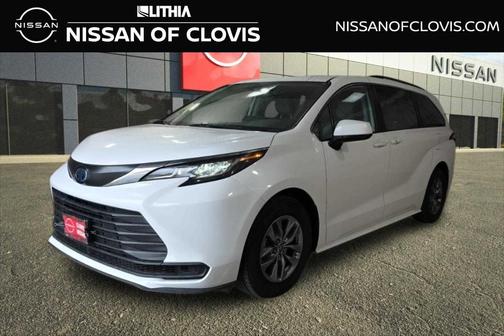 2022 Toyota Sienna LE