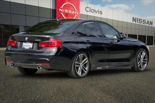 Black Sapphire Metallic 2018 BMW 340 i