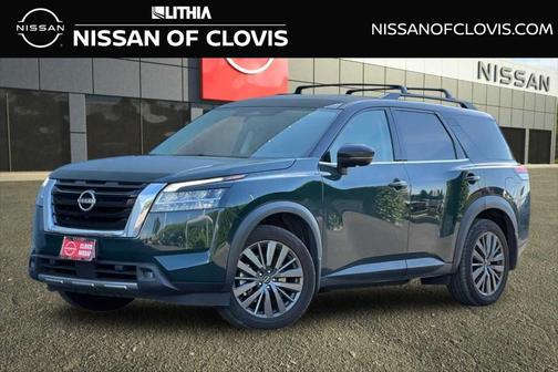 2022 Nissan Pathfinder SL